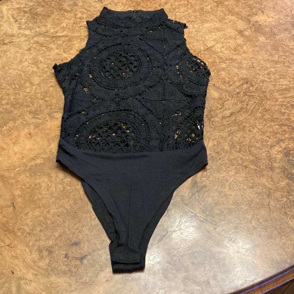 Sleeveless lace bodysuit